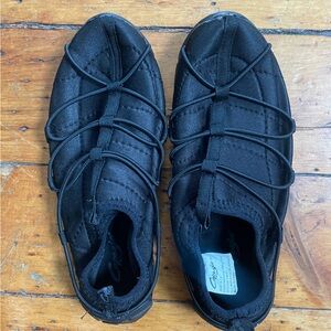 Capezio Women’s Medium 7/8 Black Freeform Dance Shoes - like new
